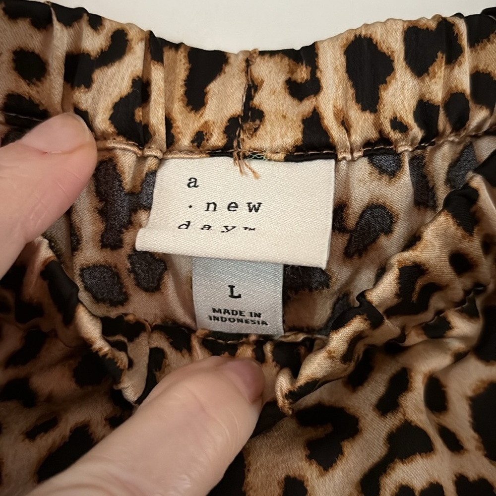 Leopard Print Co-Ord Set - Picture 3 of 10